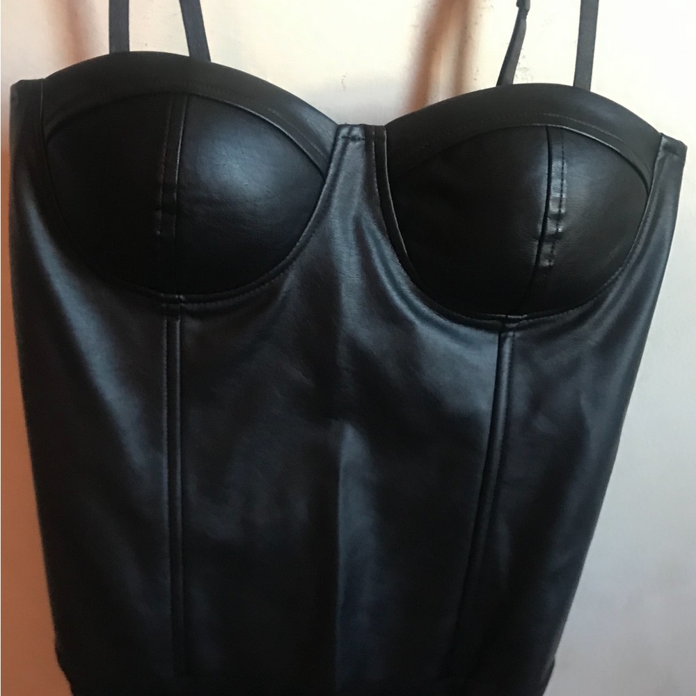 Say What. Faux leather Bodysuit.💃